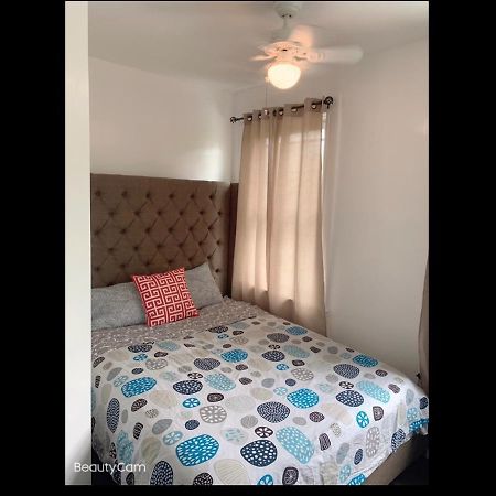 Brand New Bedroom With Tv Next Jhu Балтимор Экстерьер фото